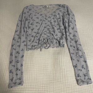 Waffle texture chinches baby blue floral long sleeve hollister